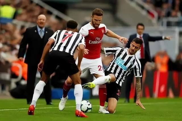 郭昊文23分赵继伟21+13 上海终结辽宁7连胜